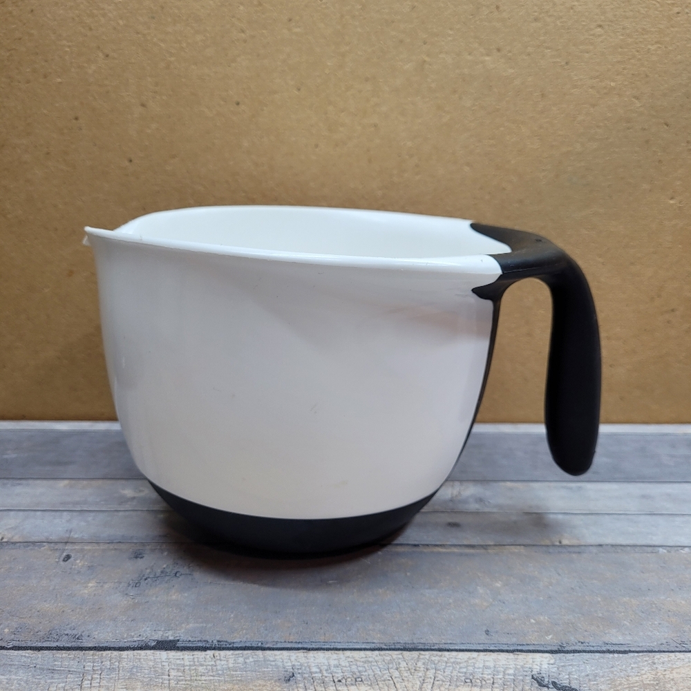 OXO Good Grips 2QT White Plastic Batter Mixing Bowl with Black Handle